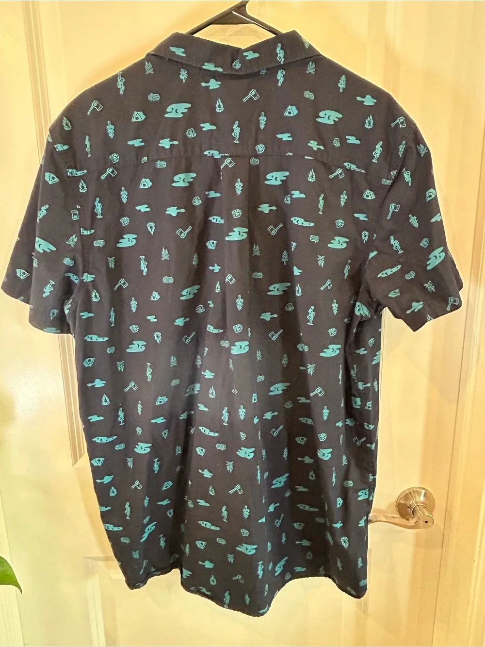 The North Face Navy Short-Sleeve Button-Down Light Blue Camp Print XL
